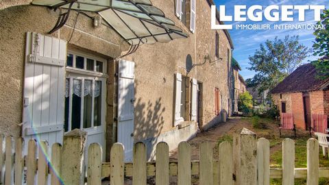 A24720AR87 - Three bedroom village house with a second house of 90m2 to totally renovate. With outbuildings, a garage and small garden located centrally. Located just down the road from Saint-Sulpice-les-Feuilles which has supermarket, cafes and scho...