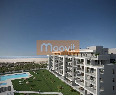Luxury 2 bedroom apartment, seafront, 174m2 and private garden of 55m2 in the LOS CAMALEONES development. The complex is located on the seafront in one of the most exclusive and privileged areas of Isla Canela and benefits from direct access to the s...