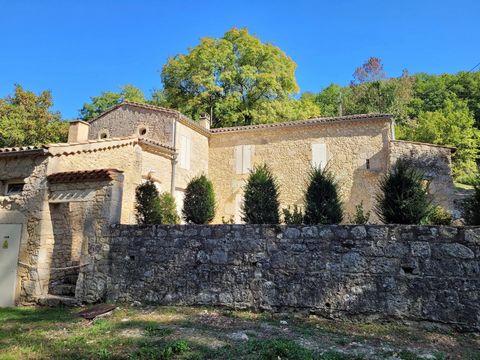 Very pleasant stone house of approx. 200 m², set in 7.4 ha of partly wooded grounds with tennis court and swimming pool, located between Agen and Nérac, Lot et Garonne. Situated at the end of a long communal lane, next to the small river l'Auvignon, ...