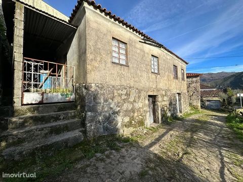Rustic two-storey stone house for restoration, with the possibility of creating two 1 bedroom villas due to the independent entrances. The place stands out for being in the vicinity of the Peneda-Gerês National Park, providing tranquility, relaxation...