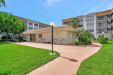 Beautiful intracoastal community in Lake Worth Beach. 1 bedroom 1.5 bath with garden views. 1502 is a well maintained building. Perfect for seasonal or year around living. BUILDING IS LIKE NEW; BUILT TO LATEST CODE. REBAR, CONCRETE, STUCCO, SEAWALL, ...