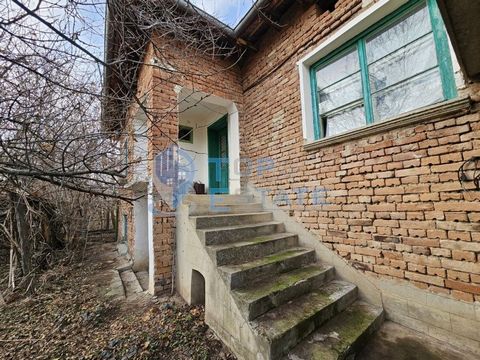 Top Estate Real Estate offers you a brick house with a large yard near the center of the village of Ovcha Mogila, Svishtov Municipality. The village of Ovcha Mogila is the largest village in the municipality of Svishtov and is very well developed, it...