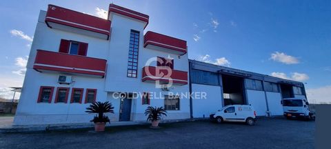 GALATINA - LECCE - SALENTO For sale in Galatina factory building with a commercial area of approximately 800 sqm. The building is currently used as a body shop and it is complete with an anti-theft and fire prevention system. The processing room, rec...