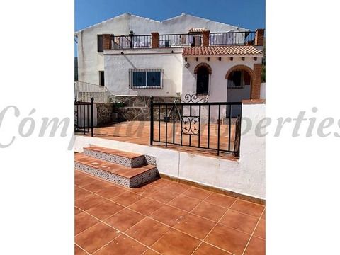 This charming rural house in Spain is located in an lovely environment, this semi-detached house stands out for its easy access and its convenient proximity to the beach, just 15 minutes away. Recently very tastefully remodeled, this 3 bedroom countr...
