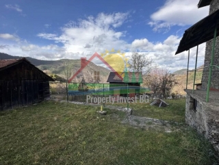 Price: €55.000,00 District: Plovdiv Category: House Area: 100 sq.m. Plot Size: 1000 sq.m. Bedrooms: 3 Bathrooms: 1 Location: Mountainside BREATHTAKING RHODOPES MOUNTAIN VIEW!!!! NOT FAR FROM SKI RESORTS!!!! FOR YEAR ROUND LIVING OR GUEST HOUSE!!! 2-s...
