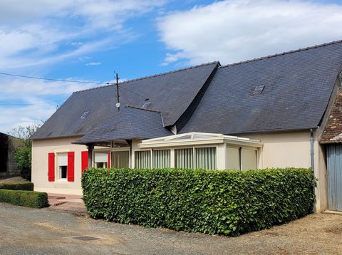 FOR SALE, less than 20 minutes from Sablé sur Sarthe (TGV station 1h15 Paris Montparnasse), Region of Chantenay Villedieu. Old farmhouse on more than 2 hectares, hilly, and bordered by a small stream. The house is composed of: a kitchen, a living roo...