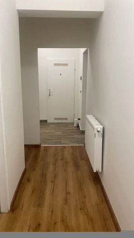 Welcome to our spacious apartment in the 11th district near Enkplatz! From here, you can reach the Vienna Opera in just 15 minutes by tram 71, making it an ideal starting point for exploring the city. Welcome to our spacious ground-floor apartment! W...