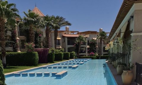 ALEXANDRA 1 SCHLAFZIMMER 73 M² WOHNUNG MIT GROSSER TERRASSE. Sahl Hasheesh ist eine Bucht an der Küste des Roten Meeres in Ägypten, in der Nähe von Hurghada, etwa 18 km südlich des internationalen Flughafens von Hurghada. Die Sahl Hasheesh Bay beherb...