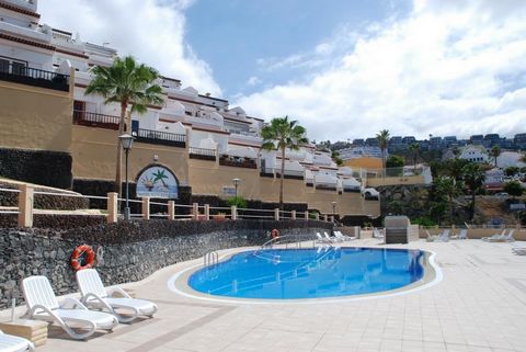 Welcome to this lovely 1 bedroom apartment located in the heart of San Eugenio Costa Adeje, Tenerife. Upon entering the property you will be greeted by a cozy double bedroom with fitted wardrobes, a family bathroom with walk-in shower and an open pla...