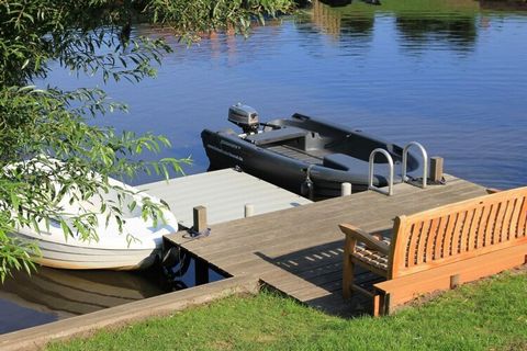 In Ostfriesland befindet sich dieses gemütliche Ferienhaus. In 2 Schlafzimmern, 1 Küche, 1 Badezimmer und 1 Gäste-WC finden bei uns bis zu 3 Urlauber Platz. Die Unterkunft befindet sich in einer von zwei gemütlichen Ferienhaushälften, in welcher Sie ...