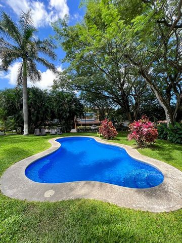 Beschreibung: Dieses charmante Apartment in Rancho Grande Condominium befindet sich in der Innenstadt von Liberia im zweiten Stock. Es ist eine ausgezeichnete Wahl für diejenigen, die einen sicheren und gut gelegenen Ort suchen. Die Wohnung wird komp...