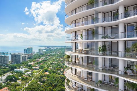 Cette résidence à couper le souffle embarque des fenêtres inégalées du sol au plafond qui offrent un panorama extraordinaire sur Biscayne Bay. La touche des intérieurs renferme une classe et une élégance inégalées issues de l'expertise de la marque r...