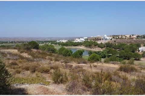 3 verbundene Baugrundstücke zu verkaufen in Costa Esuri Golf Spanien 3 verbundene Baugrundstücke zu verkaufen in Costa Esuri Golf Spanien / Ayamonte / Prov. Huelva. 3 Grundstücke zum Verkauf direkt am Costa Esuri Golfplatz mit insgesamt 4.004 m2. Mit...