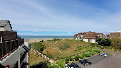 EXCLUSIVITE LAMY ! Au sein d'une résidence recherchée avec accès direct à la plage de Cabourg, coup de coeur pour cet appartement 2 pièces de 21,50m2 (26,84m2 au sol) en très bon état comprenant : entrée avec placard, salle d'eau avec WC, séjour avec...