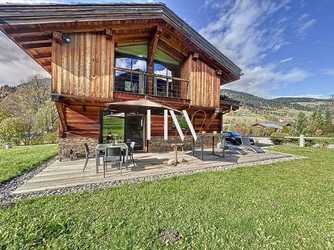 **Annonce de Vente : Chalet avec Piscine entre Megève et Praz sur Arly** Venez découvrir ce charmant chalet de 114,25 m² habitable situé entre Megève et Praz sur Arly. Construit sur 3 niveaux, ce chalet allie charme alpin et confort moderne. **Caract...