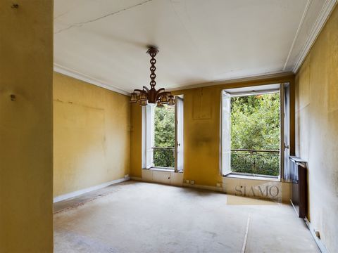 EXCLUSIVITE Avenue du Chateau, Amoureux des travaux, à côté du Chateau, à 1 minutes du Métro, RER, commerces au pied, dans un immeuble de charme et de caractère à taille humaine, un appartement de 46,30 m2 donne sur une cour et un jardin, au calme, i...