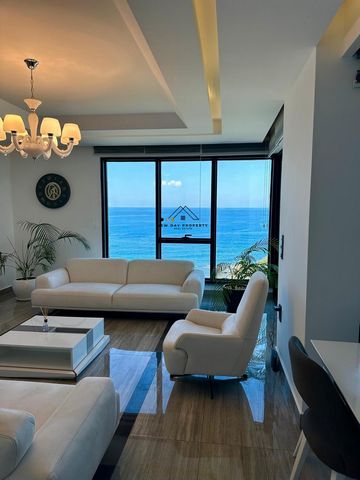 LUXUEUX APPARTEMENT DE 4 CHAMBRES EN PREMIÈRE LIGNE AVEC VUE PANORAMIQUE À COUPER LE SOUFFLE À KARGICAK / ALANYA À VENDRE !   Cet appartement exclusif de 4 chambres à Kargicak est situé sur le front de mer et offre une vue imprenable sur la mer Médit...