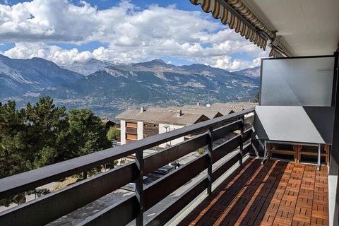 Welcome to a cozy retreat in the heart of Veysonnaz, Switzerland, with breathtaking views of the valley and mountains. Perfect for families or small groups, this charming 3* apartment accommodates up to 6 guests and offers an ideal base for exploring...