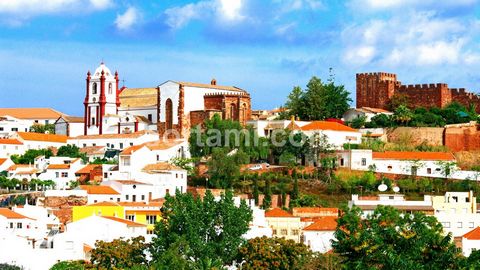 Fantastisches Lagerhaus mit 251m2 in Silves. Dieses Lager befindet sich in einer erstklassigen Gegend in der Nähe aller Einrichtungen und bietet Ihnen eine hervorragende Gelegenheit, Ihr Geschäft zu erweitern. Silves ist ein historisches Dorf, das ur...