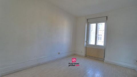 90000 BELFORT, appartement 2 pièces, 49 m2, 1 entrée, 1 pièce de vie, 1 cuisine indépendante, 1 chambre, 1 salle de douche avec WC, ce bien au 1er étage sans ascenseur est situé dans une petite copropriété avec faibles charges, proche des commerces e...