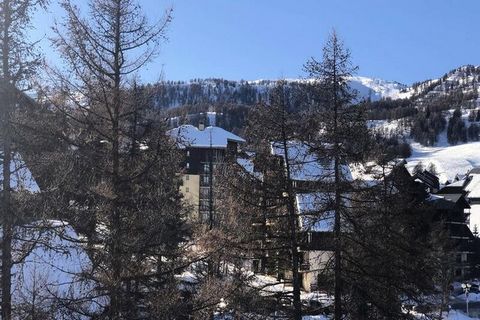 Verschönern Sie Ihren Bergurlaub in der Region Vars Risoul mit diesem kleinen, komfortablen Apartment in einer Residenz am Fuße der Pisten Sie können von einer Ski-in/Ski-out-Abfahrt und -Rückfahrt profitieren T2-Wohnung in der Residenz Chalet l'Alba...