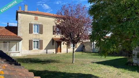 Située à Vervant (16330), cette propriété offre un cadre paisible en bourg mais aussi à la campagne, idéal pour les amoureux de la nature. Dotée d'un vaste terrain de 7148 m², la maison bénéficie d'une terrasse et d'une véranda, ainsi que de plusieur...