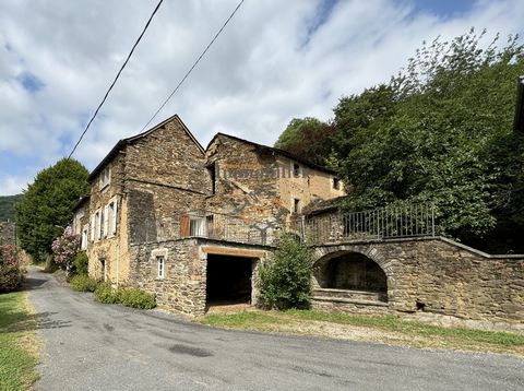 Le Truel, Basse Vallée du Tarn, secteur, à vendre maison avec dépendance et terrain. 53 m2 habitables entièrement rénovés, salon séjour 28 m2 avec coin cuisine intégrée et équipée donnant sur deux terrasses 20 et 25 m2, deux chambres et salle d'eau, ...