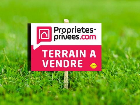 24700 Montpon-Ménestérol, à 200 mètres du centre ville. Entre Bordeaux (45 mn) et Périgueux (45 mn). Terrain constructible d'environ 800 m². Le terrain est borné, les réseaux sont en bordure de la voie communale. Prix TTC 34 000 euros comprenant les ...