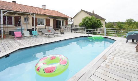 Située à Saint-Sylvestre-Pragoulin à 23 minutes de Vichy et 8 minutes de Randan, cette charmante maison offre un cadre paisible et agréable, proche des commodités de la ville tout en bénéficiant d'un environnement calme. Cette maison de 158 m² sur un...