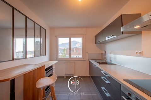 En exclusivité, découvrez ce superbe T3 de 87,33 m² situé à Jacob-Bellecombette, dans un environnement calme et prisé, à seulement quelques minutes à pied du centre de Chambéry. Vous rêvez dun espace lumineux, bien pensé et prêt à accueillir vos mome...