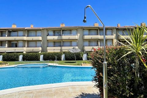 Description of the Tourist Apartment Near Els Griells Beach This charming apartment in Estartit has 1 bedroom and can accommodate 2/3 people. With a surface area of 45 m², the accommodation offers views of the pool and is located in a quiet residenti...