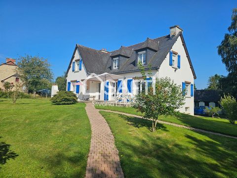 Exceptional property in Central Brittany Very close to Merdrignac and the Rennes-Brest axis (7km away) Less than 1 hour from the north and south coasts of Brittany In the market town of Ménéac, 5 minutes' walk from the shops, bakery, grocery shop, ha...