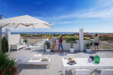 Penthouse met 3 slaapkamers te koop op slechts 200 meter van het strand van Las Higuericas (Torre de la Horadada)~~Moderne woningen in Torre de la Horadada~De woning bestaat uit 3 slaapkamers en 2 badkamers (waarvan een en suite), keuken, woon-eetkam...