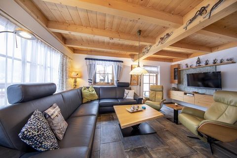 Ce luxueux chalet indépendant se trouve à la limite entre le Salzburgerland et le Tyrol, dans le petit village de Wald (commune Wald-Königsleiten). Vous séjournerez seul dans chalet, intimité garantie. L'ensemble comporte deux étages et contient de n...