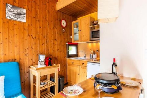 Ten uroczy apartament w La Clusaz, poÅ‚oÅ¼ony na 1. piÄ™trze (bez windy), oferuje przytulne miejsce dla maksymalnie 4 osÃ³b. Apartament skÅ‚ada siÄ™ z maÅ‚ej sypialni z Å‚Ã³Å¼kiem piÄ™trowym, w peÅ‚ni wyposaÅ¼onej kuchni, Å‚azienki oraz salonu z rozk...