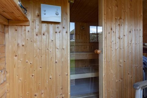 Prachtige vakantievilla met sauna op park De Buitenplaats Deze 6-persoonsvilla is een heerlijk huis voor een ontspannende en relaxte vakantie. Het huis biedt veel comfort en voor ultieme ontspanning heeft u de beschikking over een fijne sauna. Geniet...