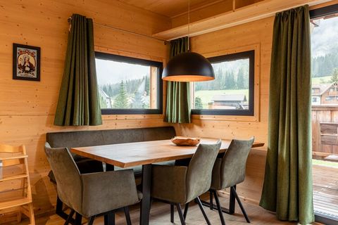 Entdecken Sie den perfekten Rückzugsort im Herzen von Hohentauern mit unserem 70 m² großen Superior-Chalet, das für bis zu 6 Personen mit höchstem Komfort ausgestattet ist. Dieses elegante Chalet liegt im charmanten Dorfzentrum inmitten eines maleris...