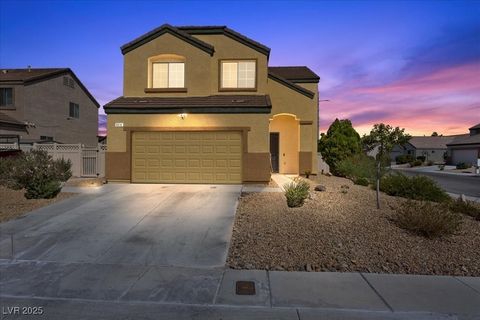 Priced to sell quickly! Spacious 4 bedroom +loft Pool & Spa will capture many as it is centrally located in a desirable North Las Vegas community. Open concept 1st floor layout includes a downstairs bedroom & ¾ bathroom; perfect for guests or home of...