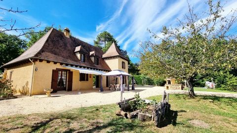 Ensemble de 2 maisons sur les hauteurs de Sarlat (Perigord Noir)