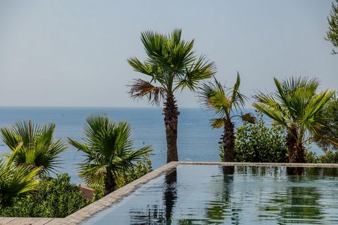 Villa d'Exception, 600 m2 en surfaces annexes.