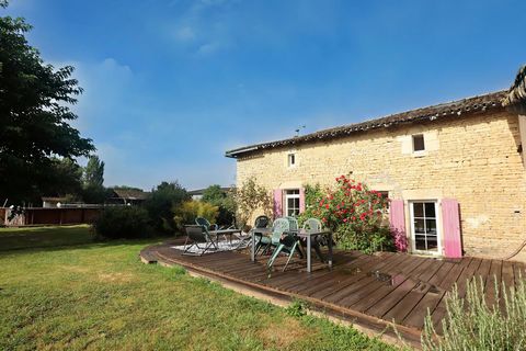 Maison 6 chambres avec nombreuses dépendances sur terrain de 10850m2