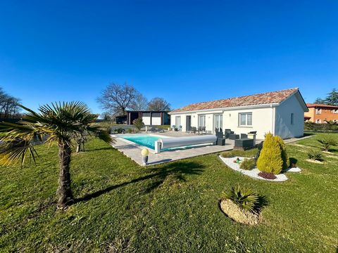 Maison récente T5 d'environ 105 m² sur un terrain clos de 2700 m² avec piscine chauffée