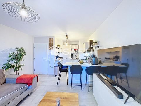 Magnifique appartement 2 pièces avec balcon sans vis à vis, 1 place de Parking en sous sol.