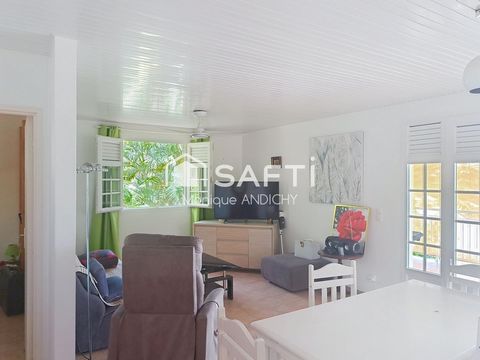 Maison type F4 sur trois- îlets avec une vue mer magnifique.