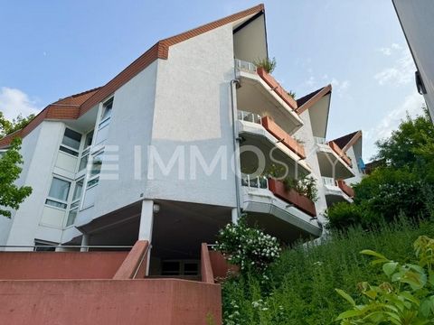 Zum Verkauf steht diese sehr helle und gepflegte Eigentumswohnung in Wiesbaden, die über eine Wohnfläche von 45 m² und 2 Zimmer verfügt. Beim Betreten der Wohnung gelangen Sie in den Eingangsbereich, welcher genügend Platz für Ihre Garderobe zur Verf...