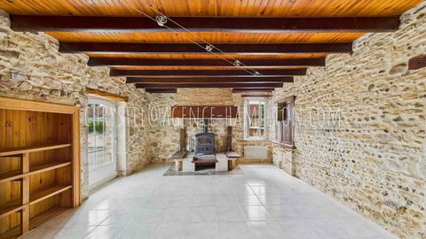 Ancienne maison Landaise divisée en 3 logements indépendants, avec jardins privatifs.