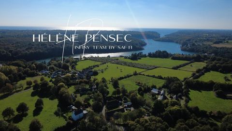 Ensemble immobilier composé de 3 chaumières sur environ 5 600 m² de terrain à 500 métres des sentiers côtiers.(visite virtuelle disponible)