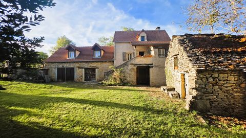 Maison en pierre à rénover avec beau terrain à LOZE
