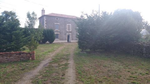 maison à étage dans un hameau à 2 min de parthenay