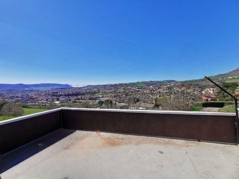 Maison avec vue imprenable sur Millau et le viaduc